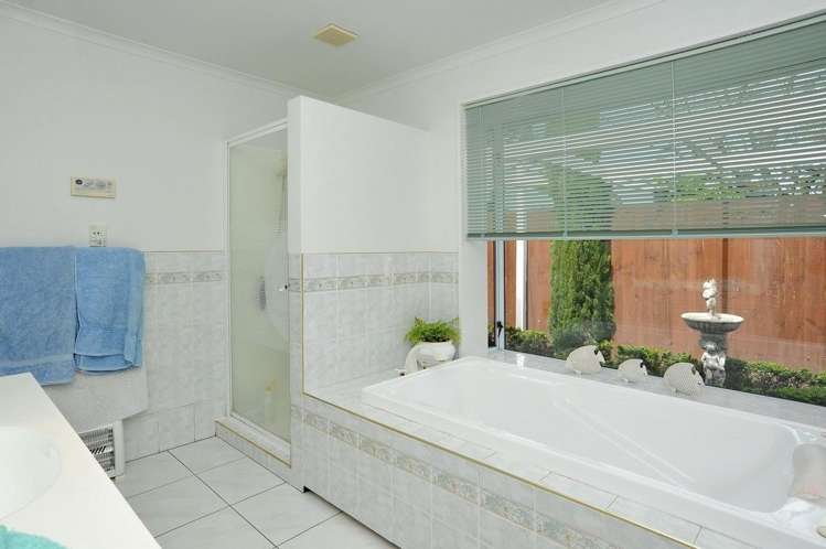 6 Kumai Place Sockburn_11