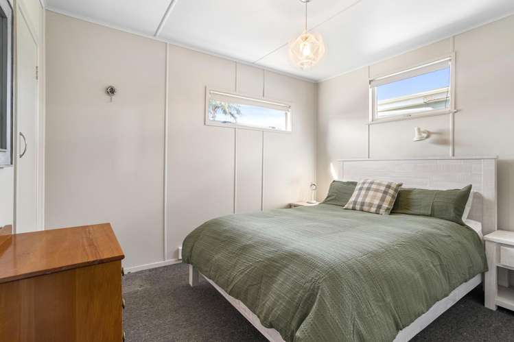 102B The Square Whangamata_8