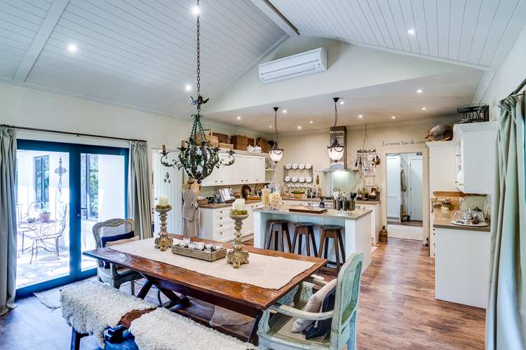 99 Kent Terrace Taradale_13