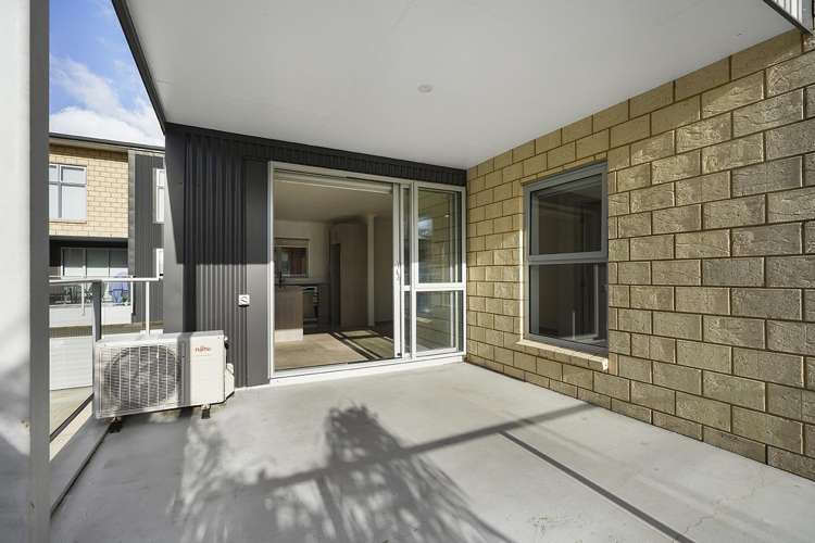 2/9 Vialou Street Hamilton Central_9