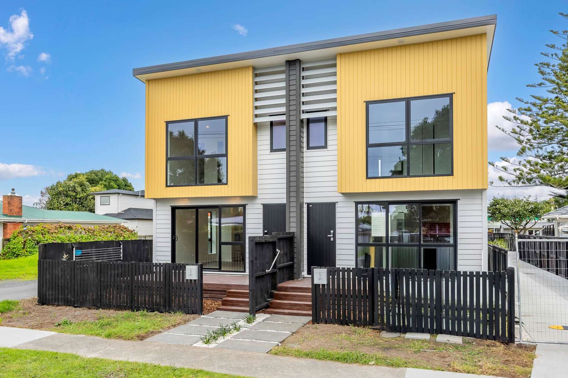 2/21 Peachgrove Road Te Atatu Peninsula_0