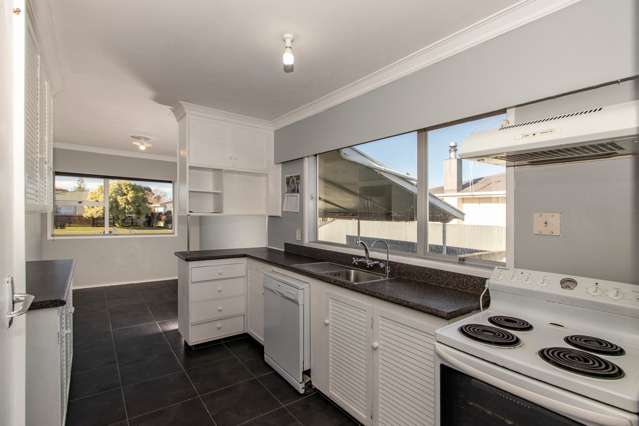 81 Harold Holt Avenue Onekawa_1