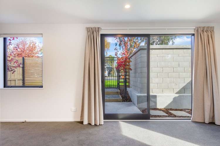 2/55 Opawa Road Waltham_3