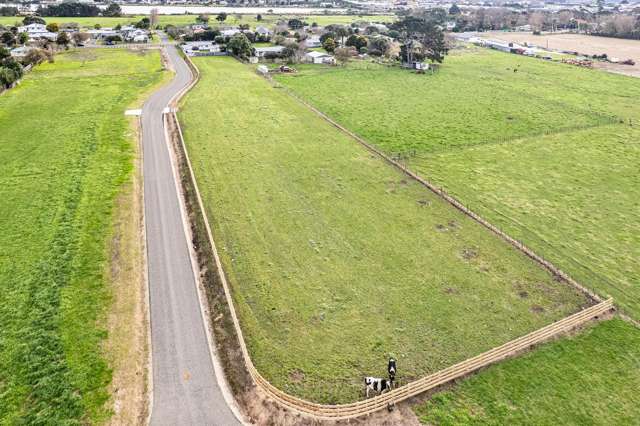 Rare lifestyle section with town convenience