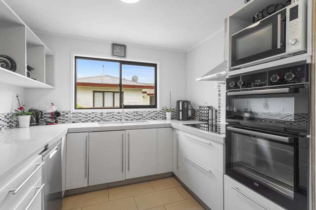 2/24 Leven Lane Totara Heights_3