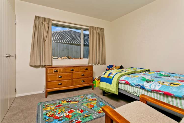 37 Northbrook Close Greenhithe_13