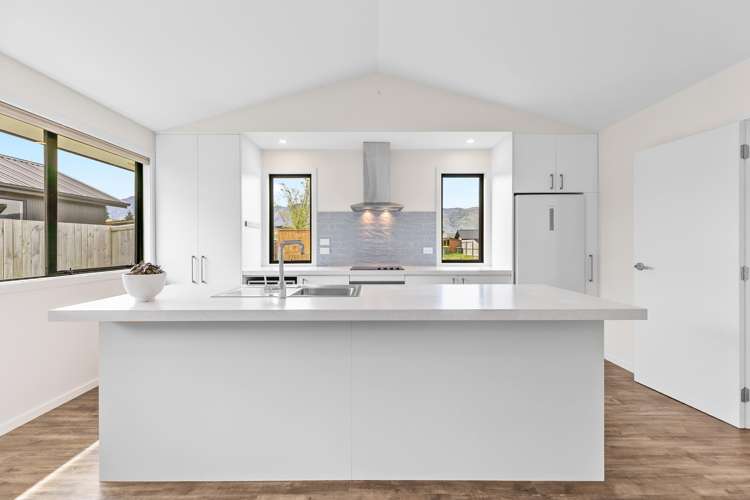 3 Edna Lane Lake Hawea_2