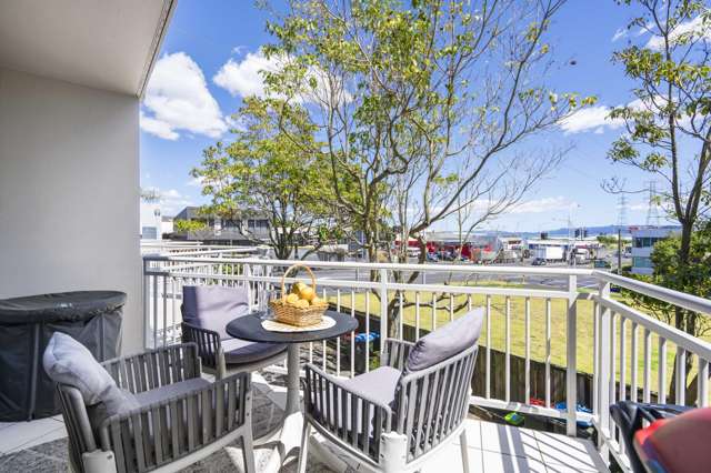 2 Bedroom, 1 Home Office in Onehunga