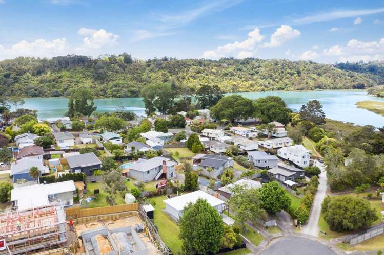 6 Packham Place Beach Haven_10