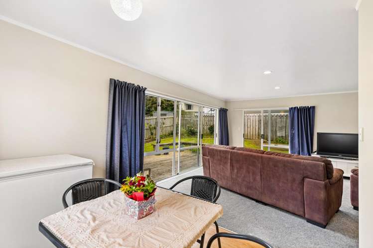 1/8 Atlantis Place Totara Vale_26