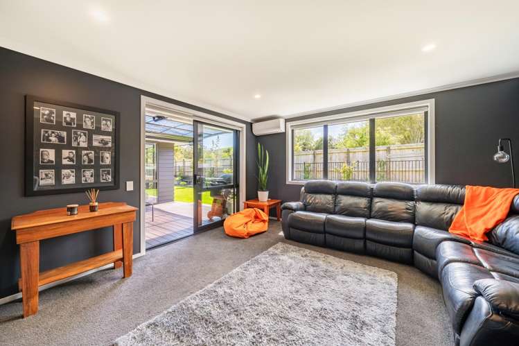 355 Grays Road Pāuatahanui_18