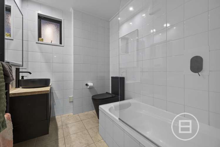 19 Stone Ridge Place Queenstown Hill_13
