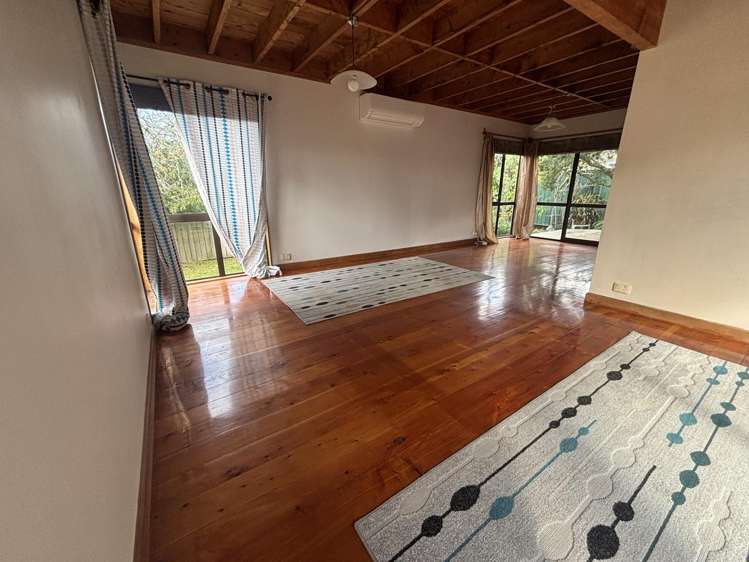 2/1 Gloria Avenue Te Atatu Peninsula_1