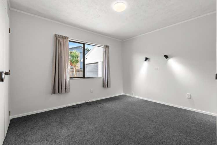 2/4 Laurie Avenue_5
