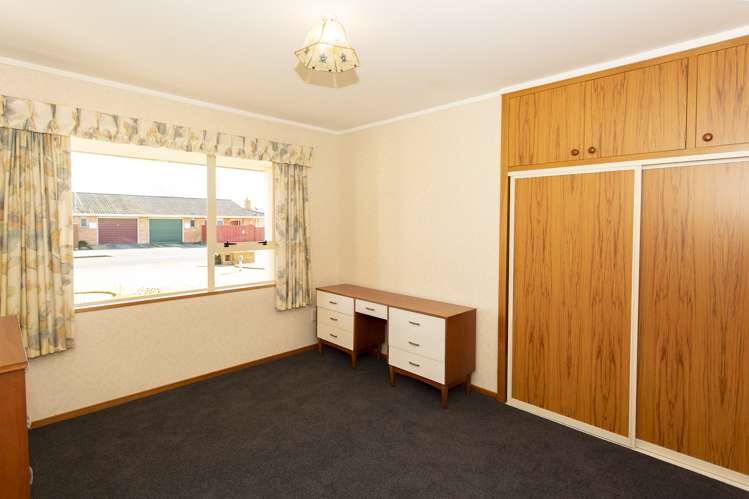 98 Pages Road Allenton_12