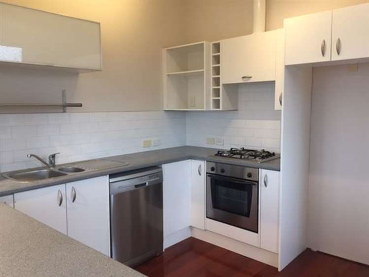 62 Lake Road Narrow Neck_2