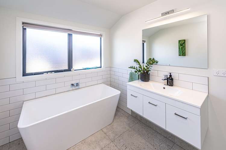 25 Tirimoana Place Otamatea_16