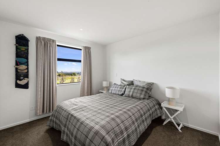 71 Davis Road Cust_15