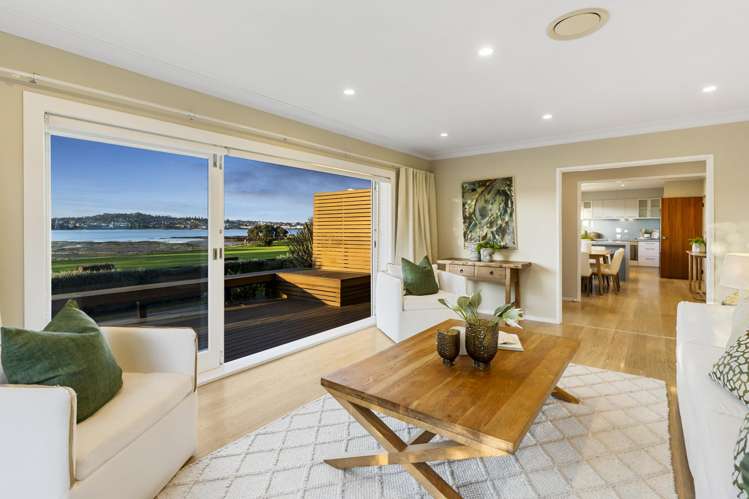 77 Kiwi Esplanade Mangere Bridge_5