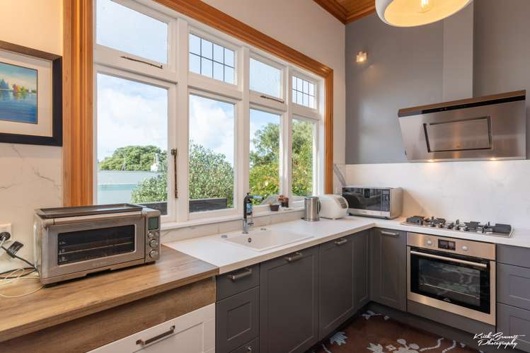 37 Grant Road Thorndon_16