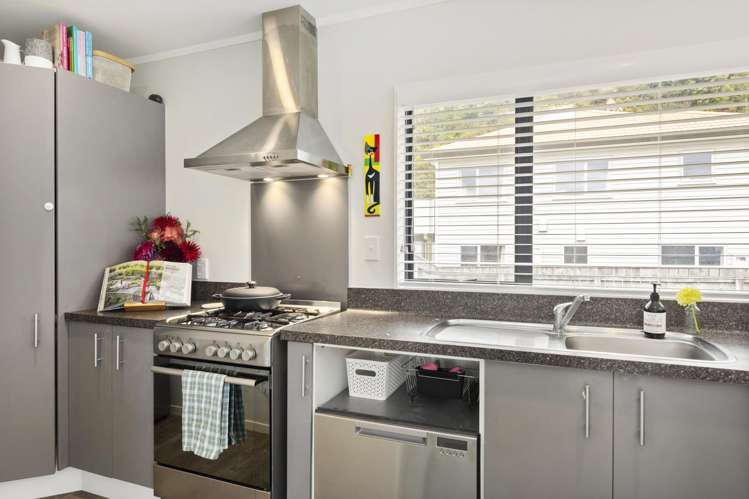 22 Bowes Crescent Strathmore Park_6