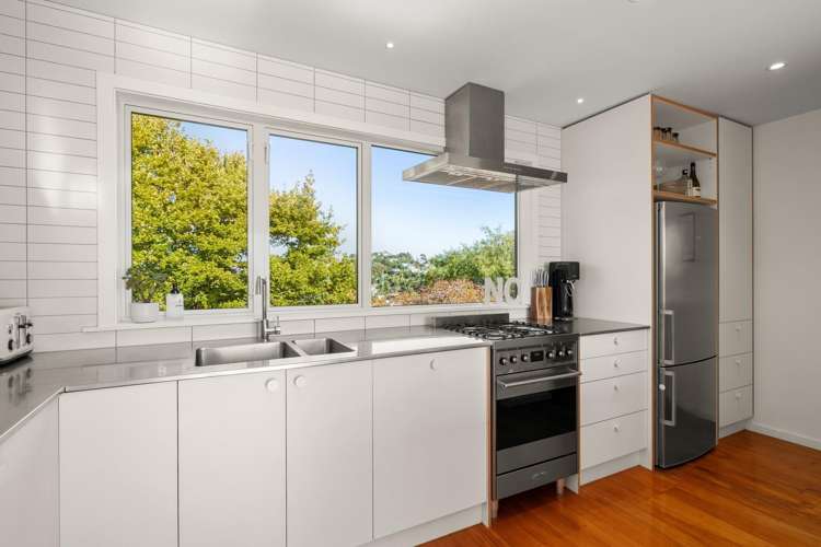 52 Stanley Crescent Beachville_7