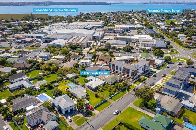 7 Abbotleigh Avenue Te Atatu Peninsula_1