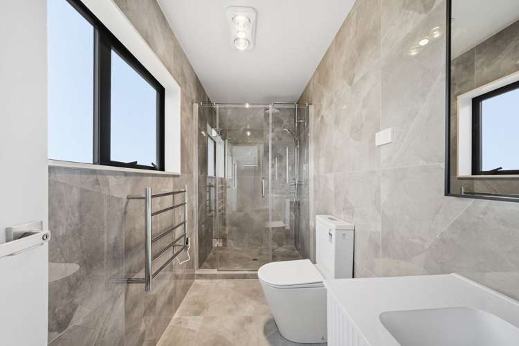 9 Eastglen Road Glen Eden_16