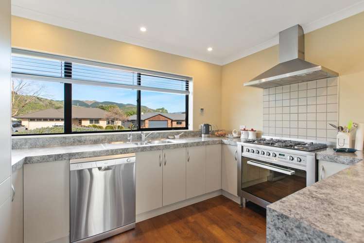 33 Waterstone Avenue Paraparaumu_4