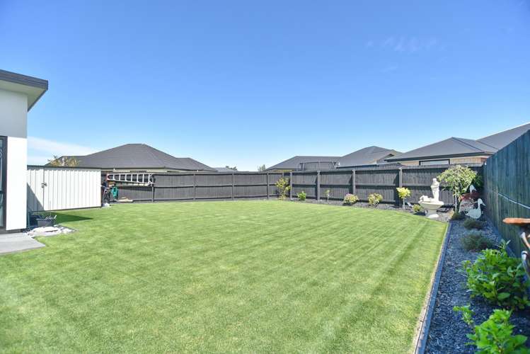 16 McQuillan Avenue Woodend_33