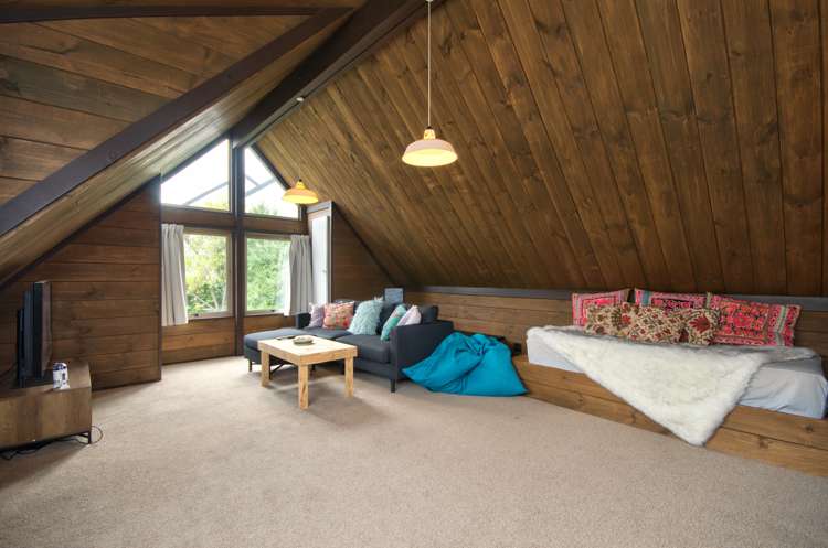 423 Peninsula Road Kelvin Heights_8