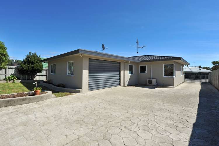 23 Vining Crescent Stoke_13