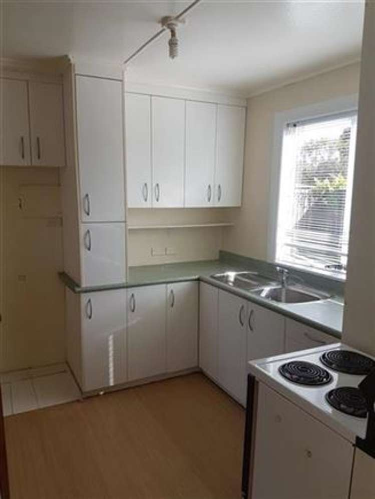 2/1 Imperial Place Henderson_7