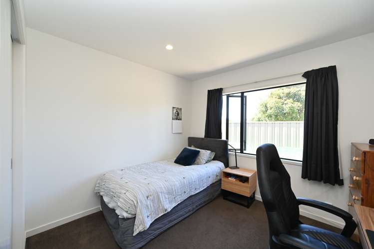 7 Milford Place Poraiti_13