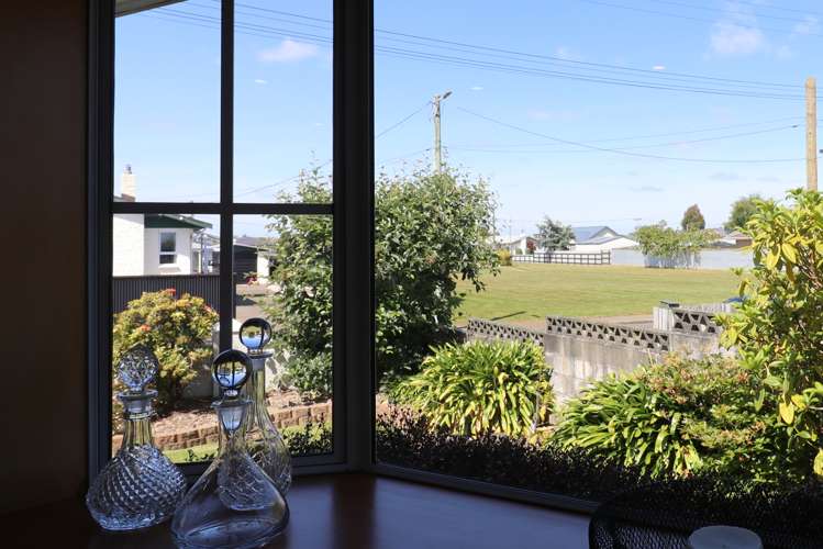 82 Edinburgh Crescent Waikiwi_24