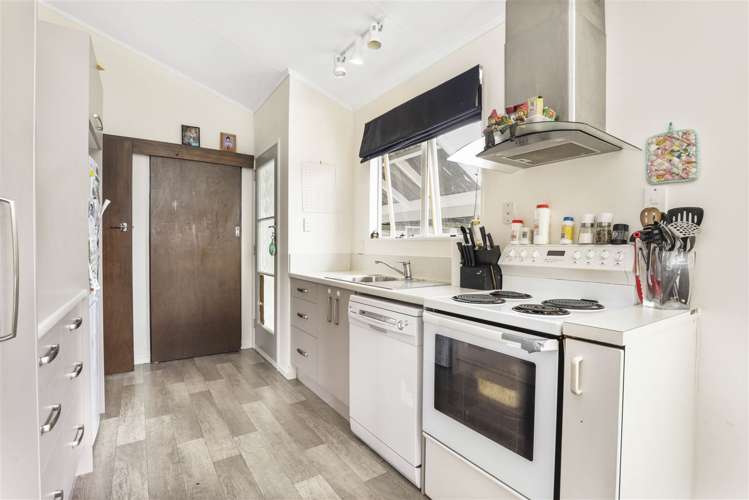 4 Elmwood Crescent Pukete_2