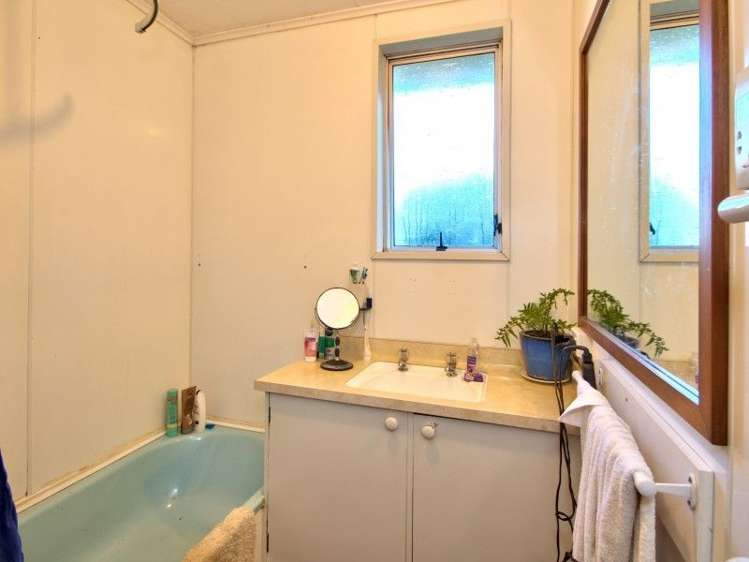 30 Avalon Crescent Fernhill/Sunshine Bay_13