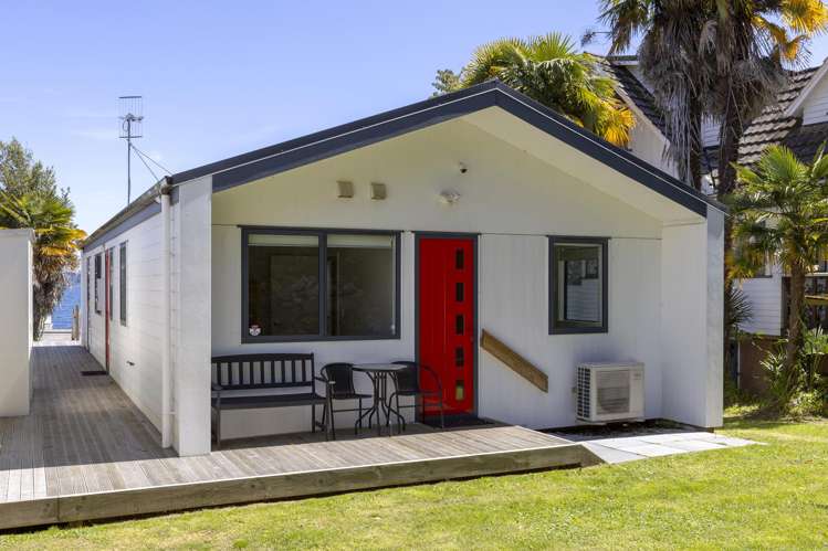 1/202 Lake Terrace Waipahihi_20