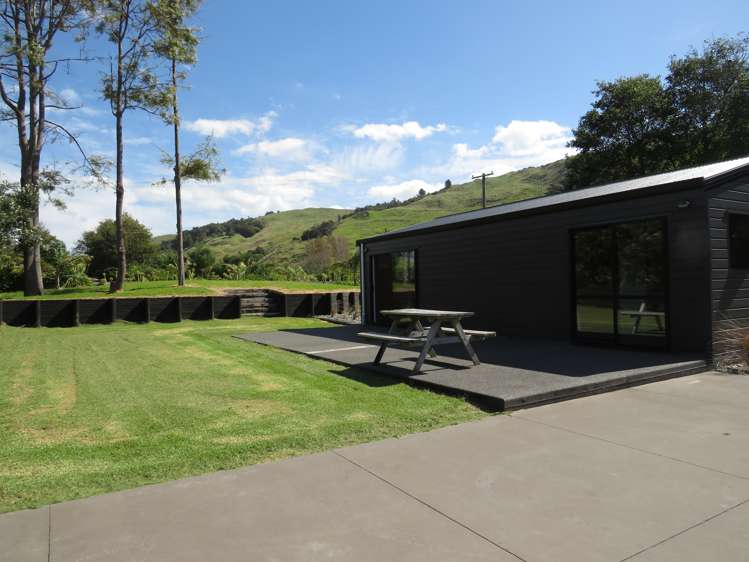 15 Blakes Approach Mahia_16