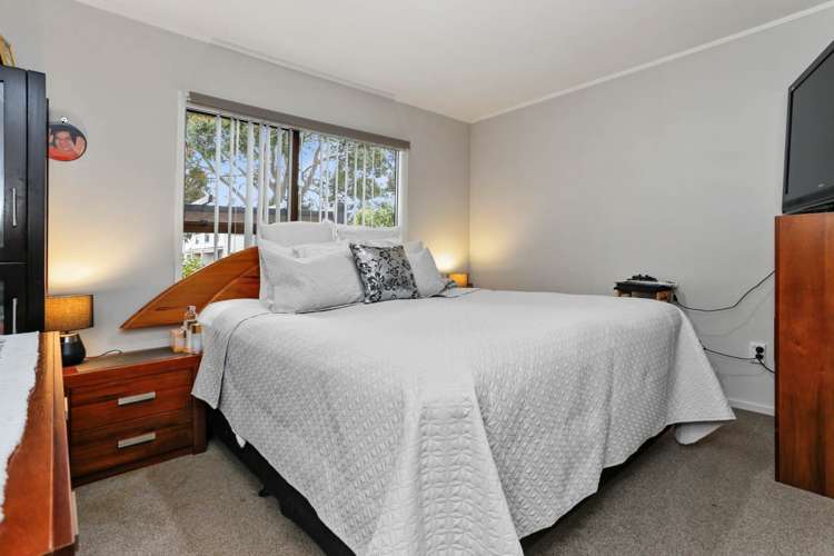 1/2 Burundi Avenue Clendon Park_6