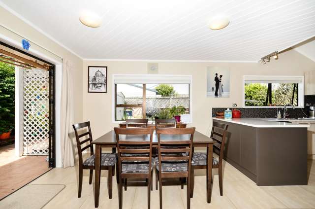 2/52 Rambler Crescent Beach Haven_4