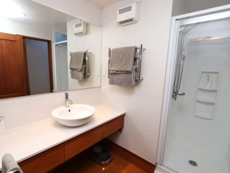 99 Middle Road Allenton_8