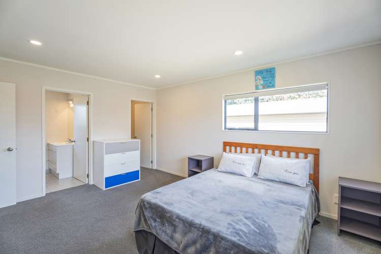 104 Sands Crescent Matarangi_13