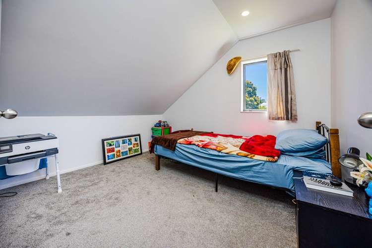 13 Asics Drive Favona_6