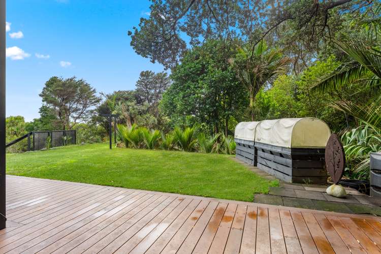 84 Domain Crescent Muriwai_23