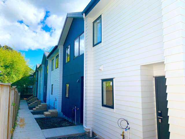 2 BEDROOM HOME IN KELSTON