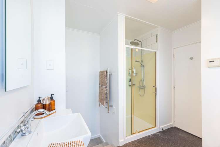 56 Great North Road Saint Johns Hill_20