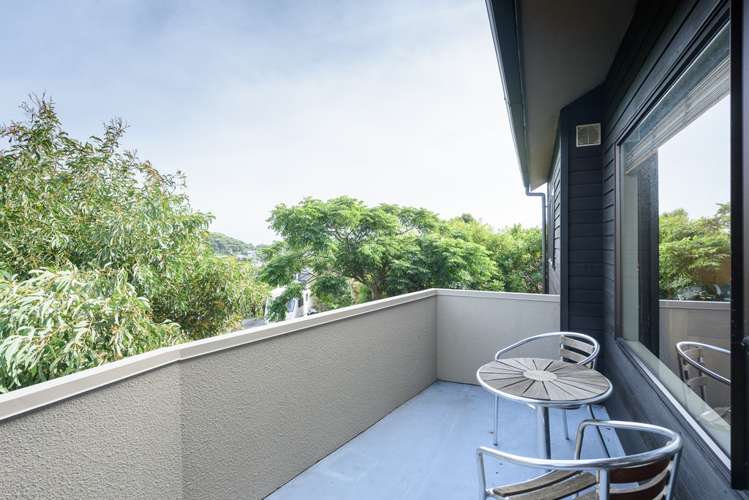 12 Puketai Place Pukerua Bay_16