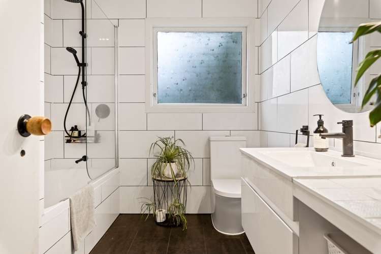 178 Huia Road Titirangi_13