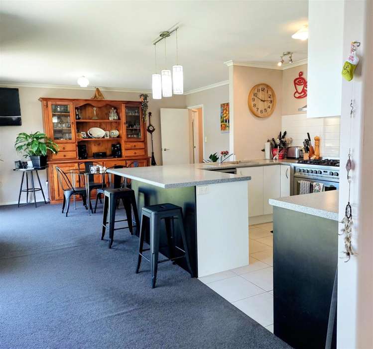 8 Muirfield Rise Te Kamo_8